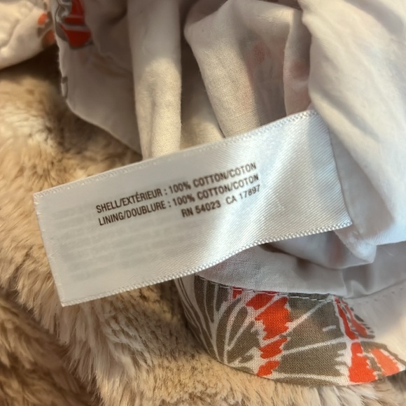 Old Navy toddler girl romper. Size 18-24 months - Picture 6 of 6